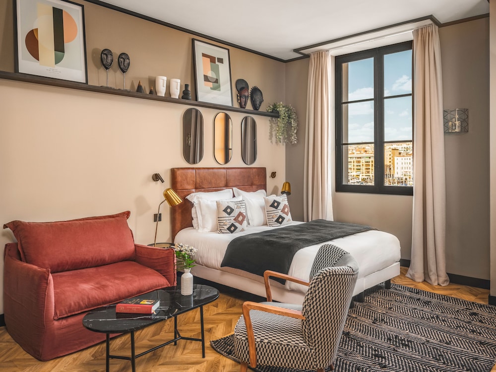 غرفة ديلوكس ثلاثية بسرير كوين بإطلالة على المرفأ مع أريكة، Maisons du Monde Hotel & Suites - Marseille Vieux Port 6/7