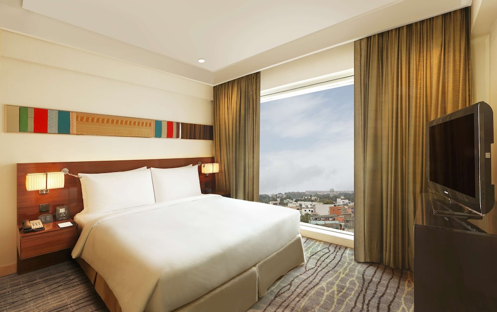 Hilton Chennai 16/55