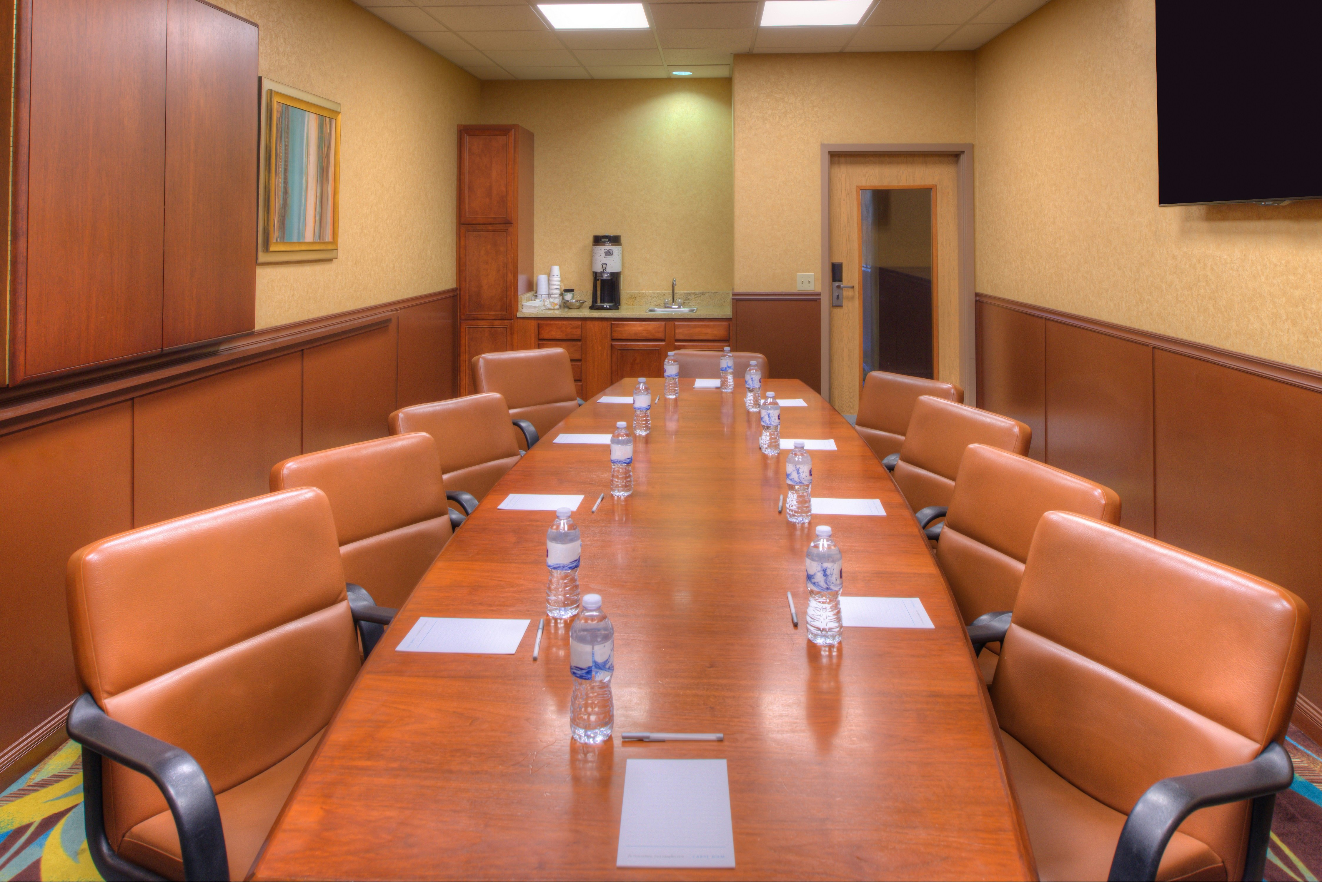 Hampton Inn Suites Ontario 47/60