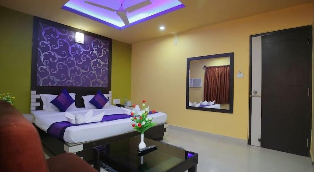 Hotel Pushpa Berries Group of Hotels 14/29