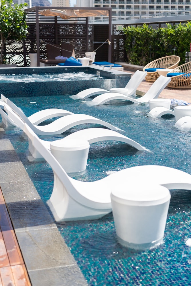 HYATT CENTRIC WAIKIKI BEACH 44/69