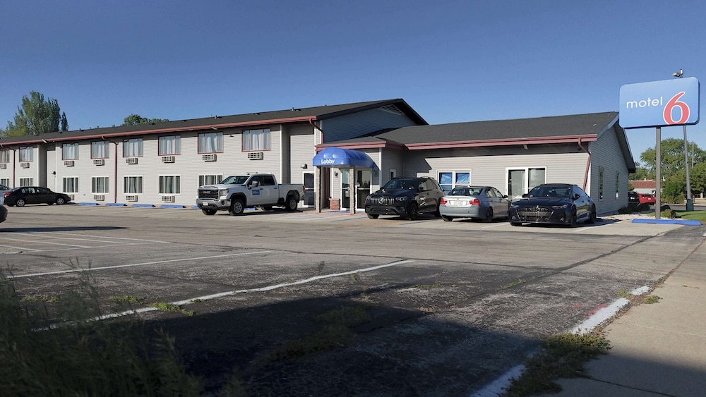 Motel6 Fond Du Lac, WI 44/52