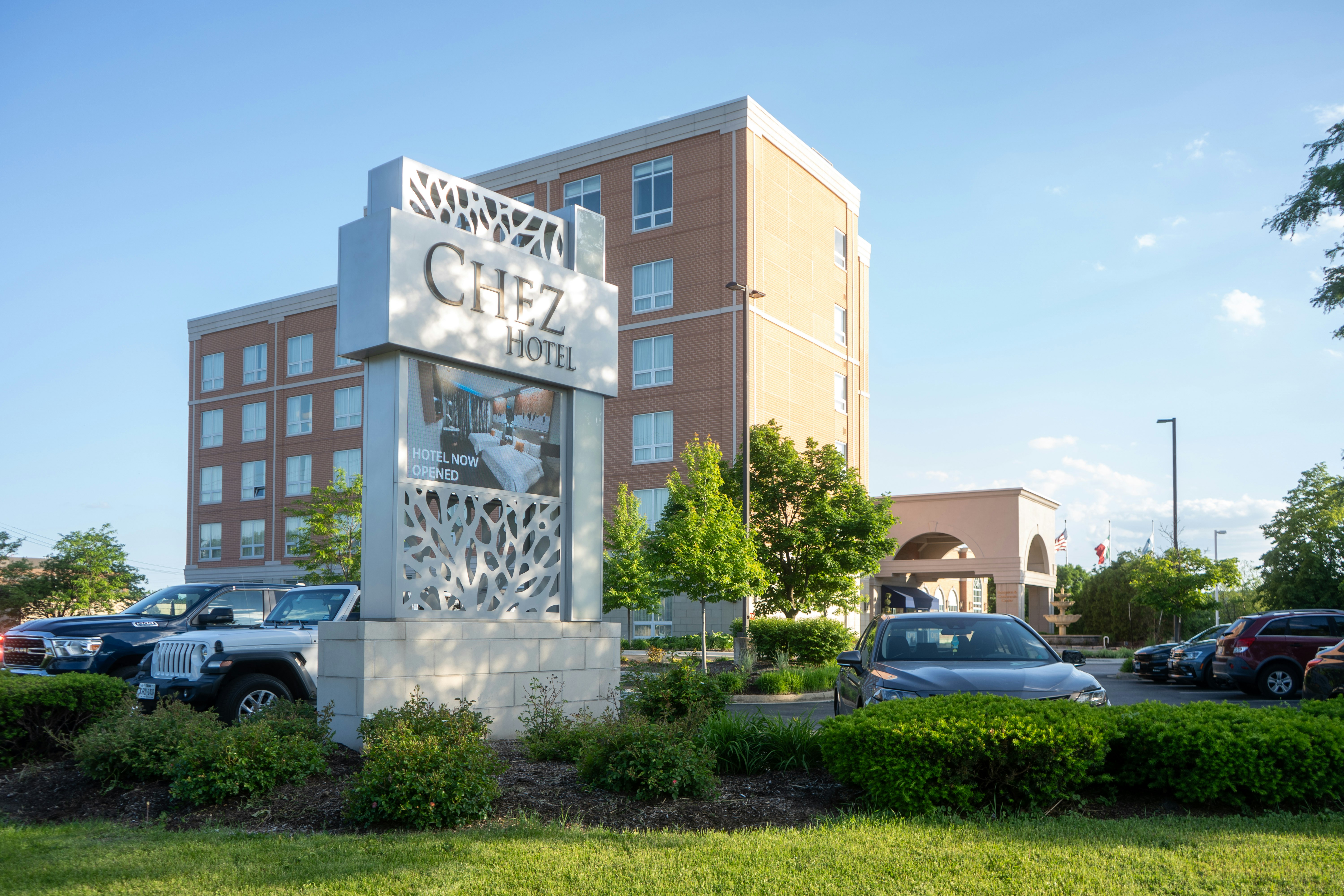 Chez Hotel Arlington Heights 1/28