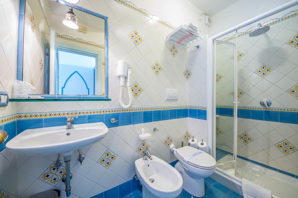 Albergo Riviera 42/46