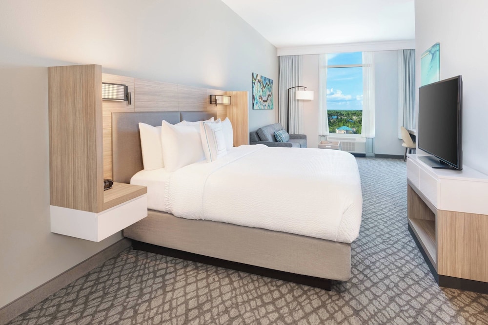 SUITE, KING BED, INLAND VIEW, SOFA, ACCESSIBLE