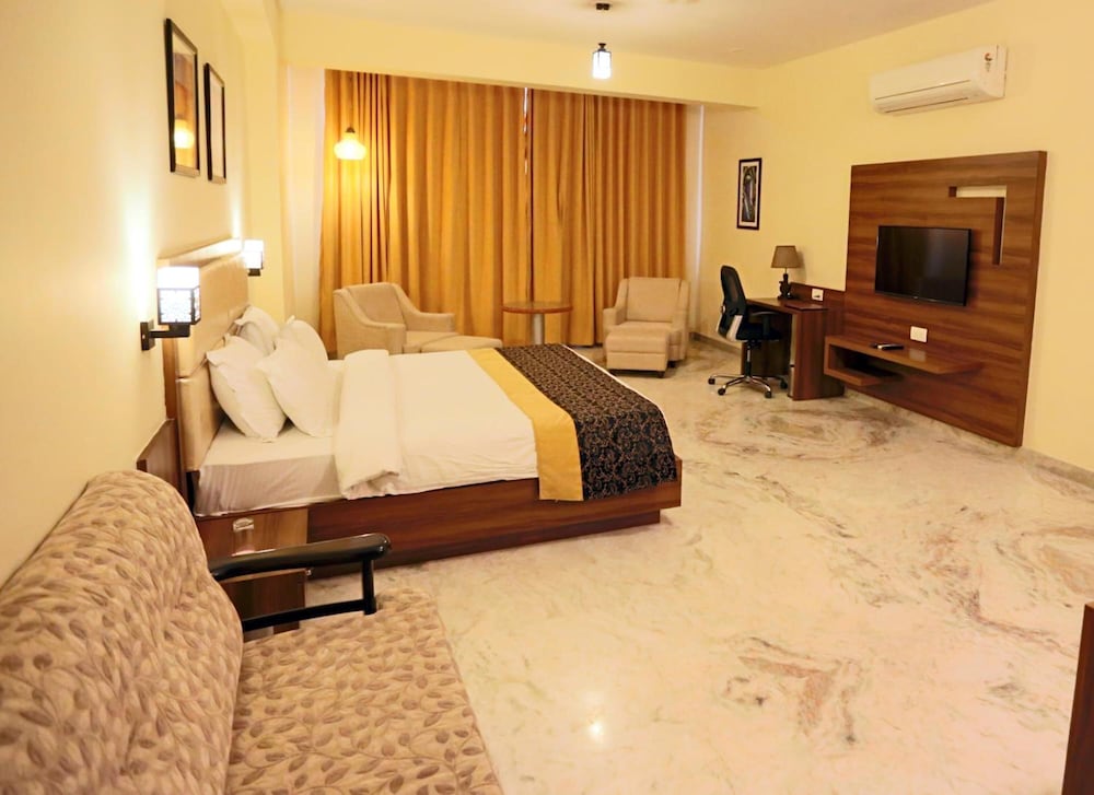 Regenta Central Mewargarh 8/43