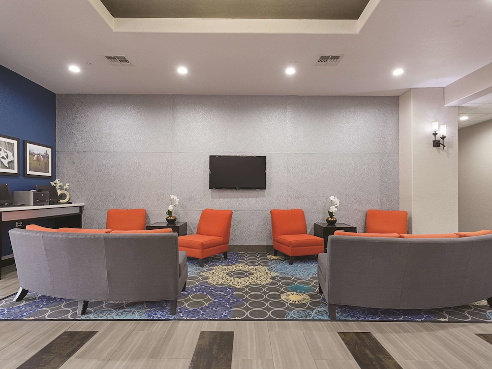 La Quinta Inn & Suites by Wyndham San Antonio Northwest 48/62