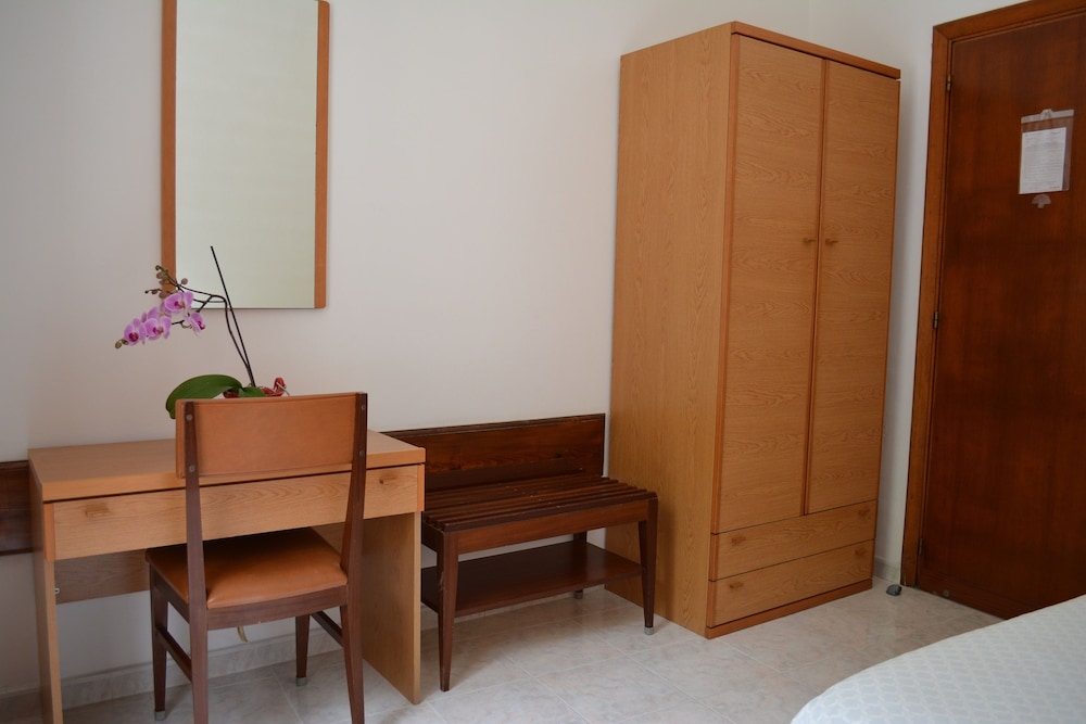 Maronti Hotel 6/55