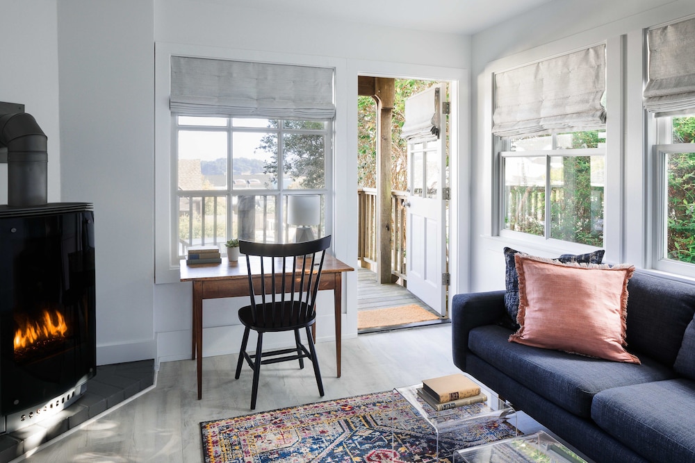 Inns of Mendocino 32/50