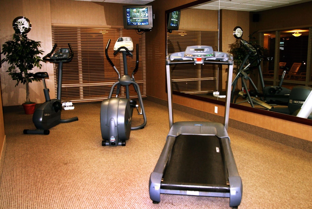 Hampton Inn and Suites by Hilton Laval 36/71