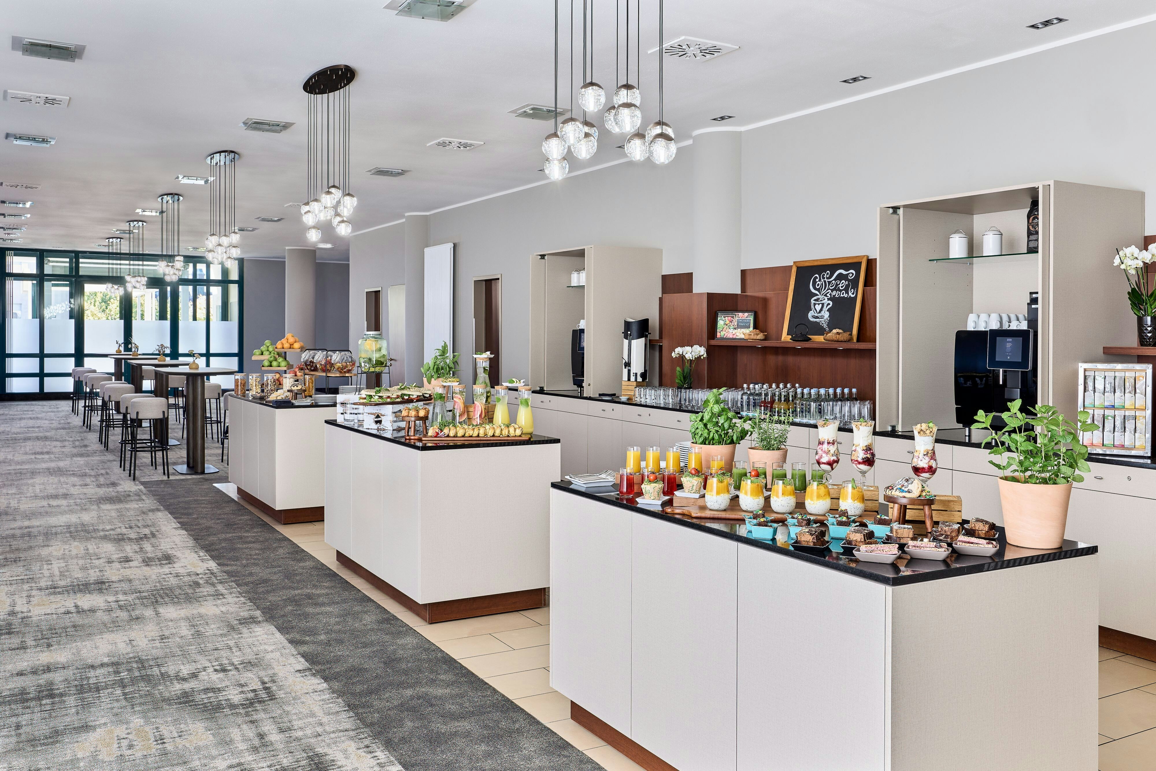 Munich Airport Marriott Hotel 11/80
