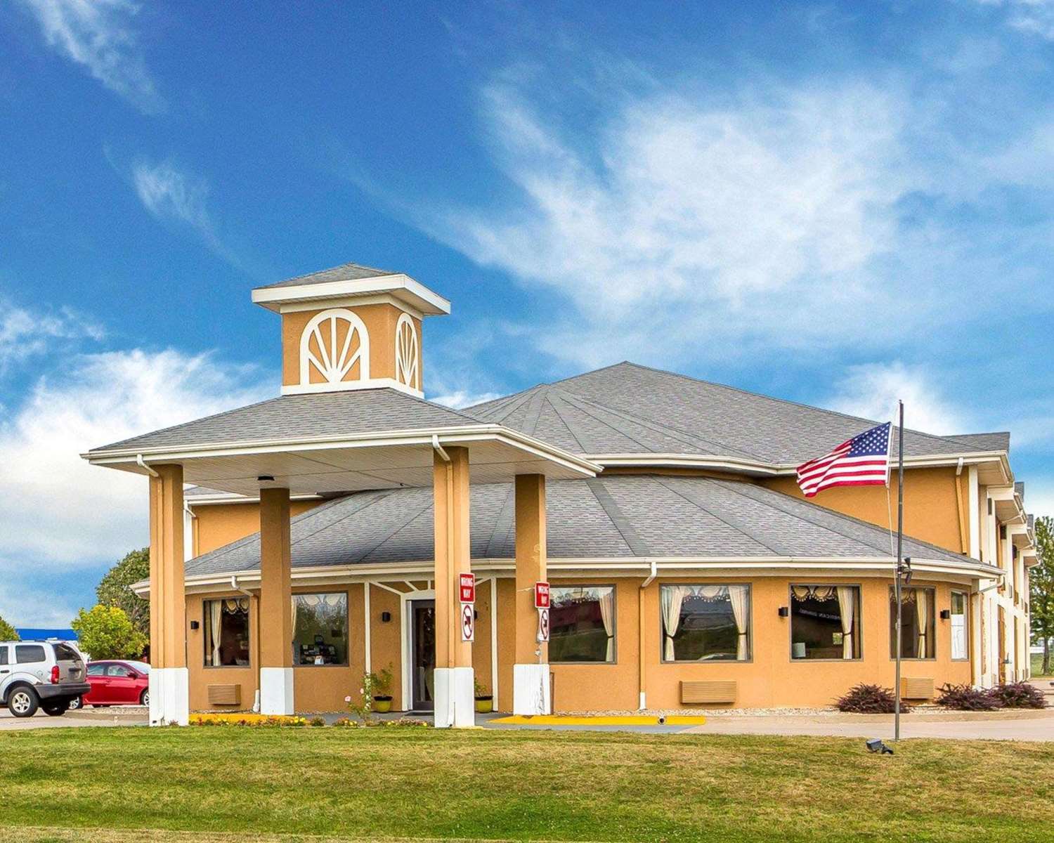 Quality Inn Morton at I-74 4/32