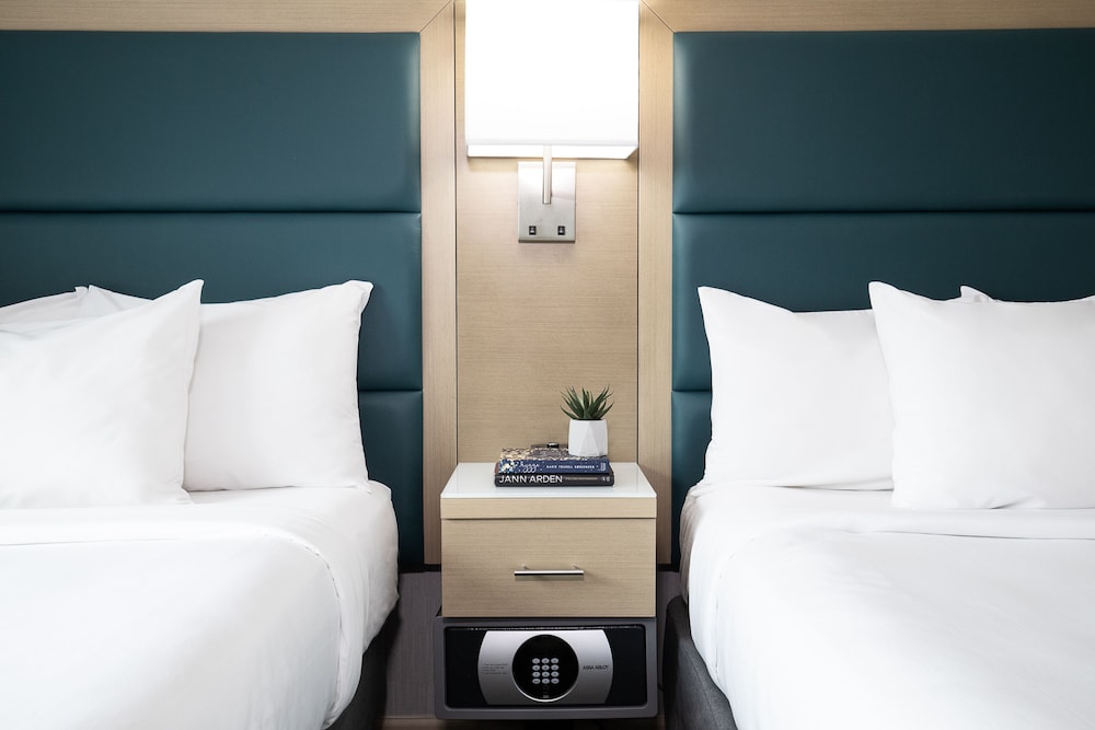 Crystal Lodge Hotel Whistler 31/66