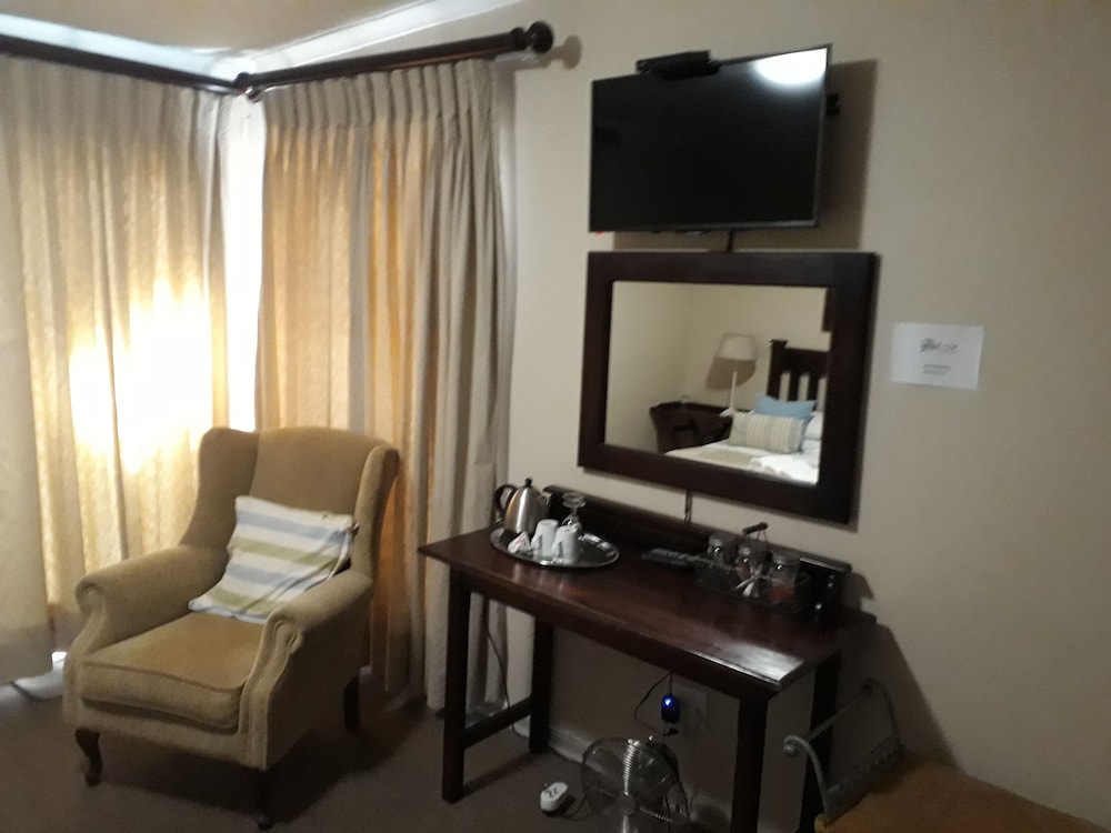 Ash River Lodge B B 32/50