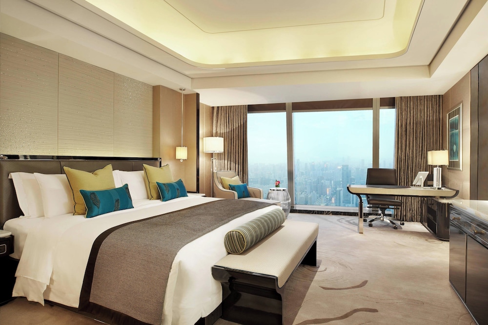 غرفة كبيرة بسرير كينج بإطلالة على المدينة، The St Regis Shenzhen 2/7