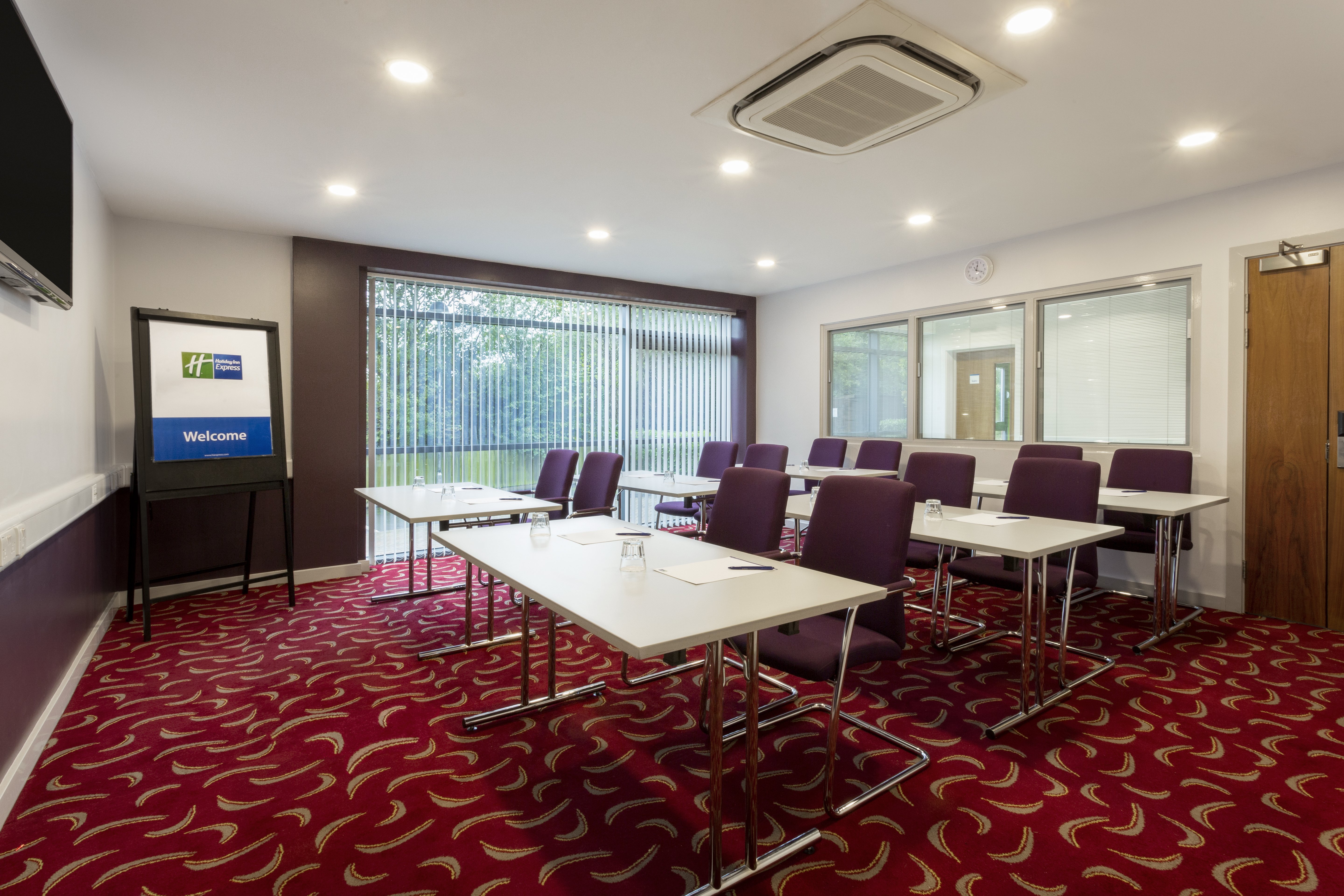 Holiday Inn Express Dunstable 22/26
