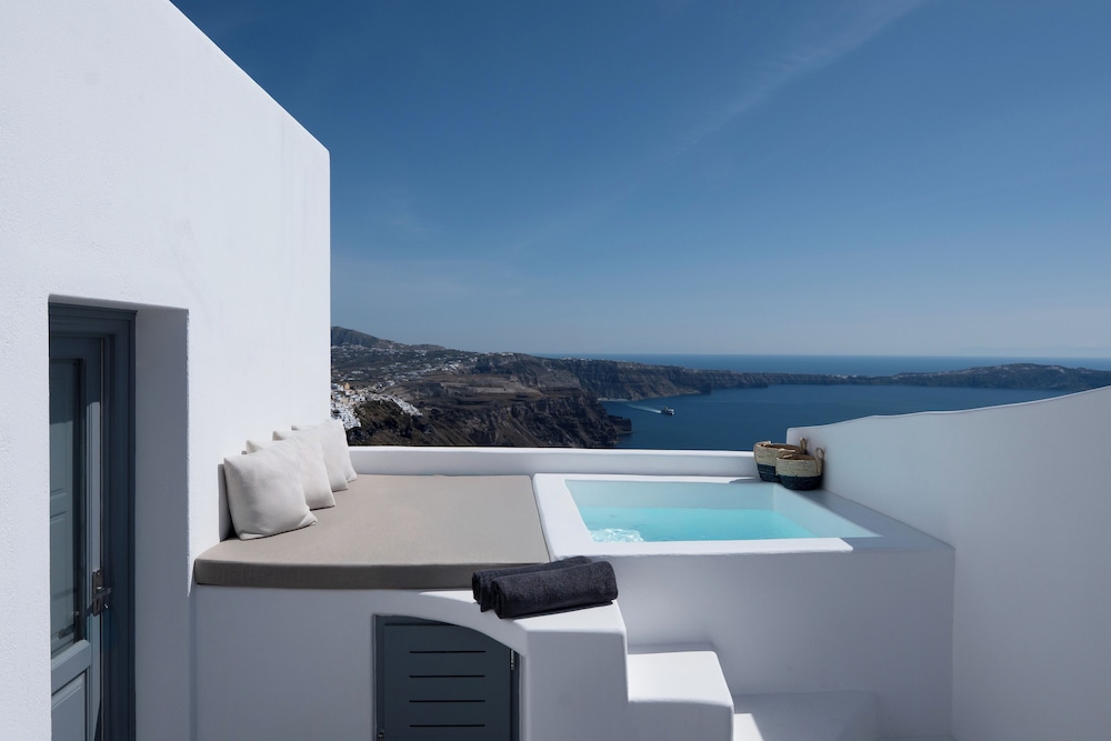 Cilon Suites Santorini 36/50