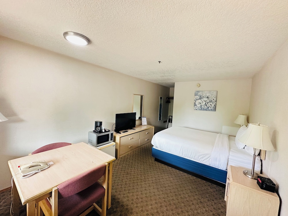 Timberland Inn & Suites 25/63