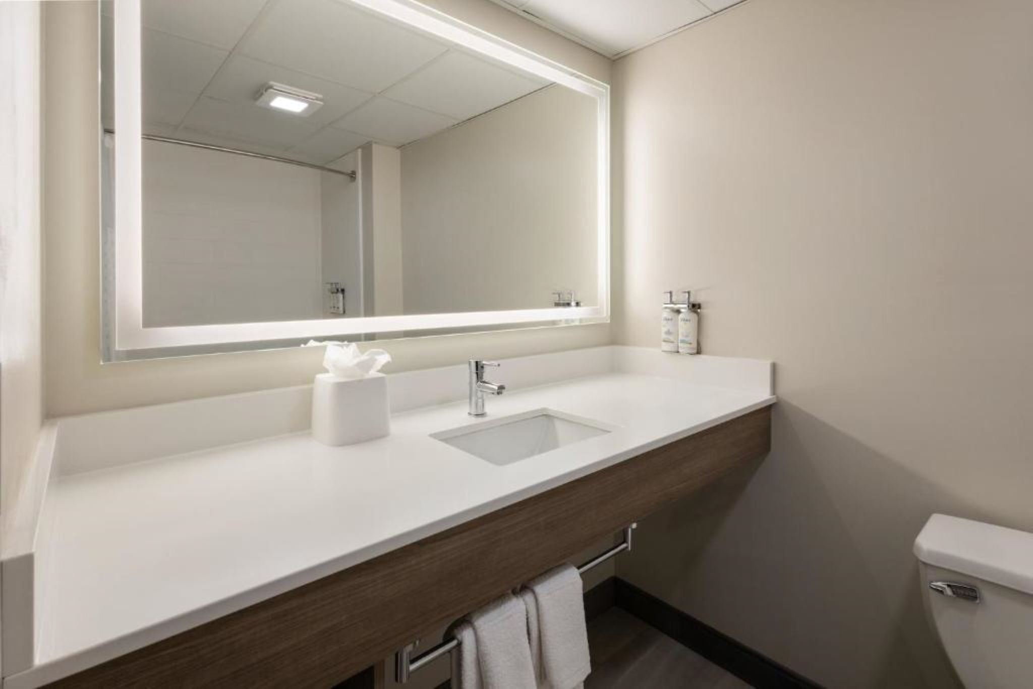 غرفة بسريرين كوين، Holiday Inn Express Hotel Suites Meriden 3/3
