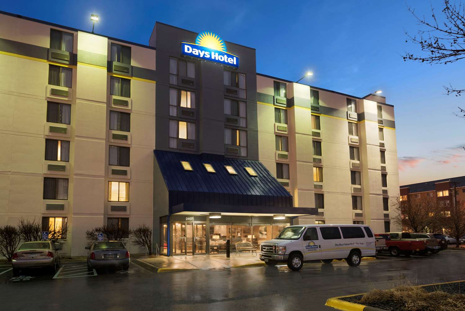 Days Hotel By Wyndham University Ave Se 12/16