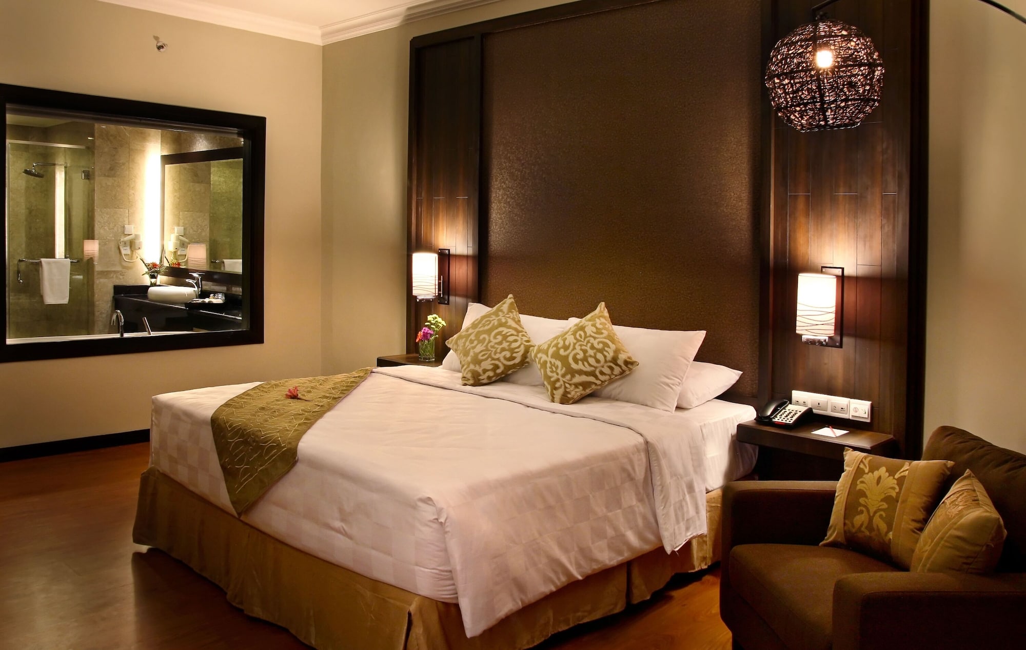 Premier, Double Bed, Panderman and Pool View