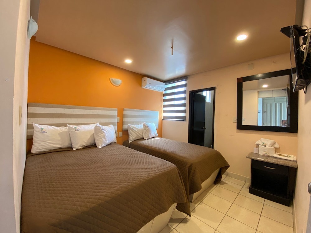 ROOM, TRIPLE