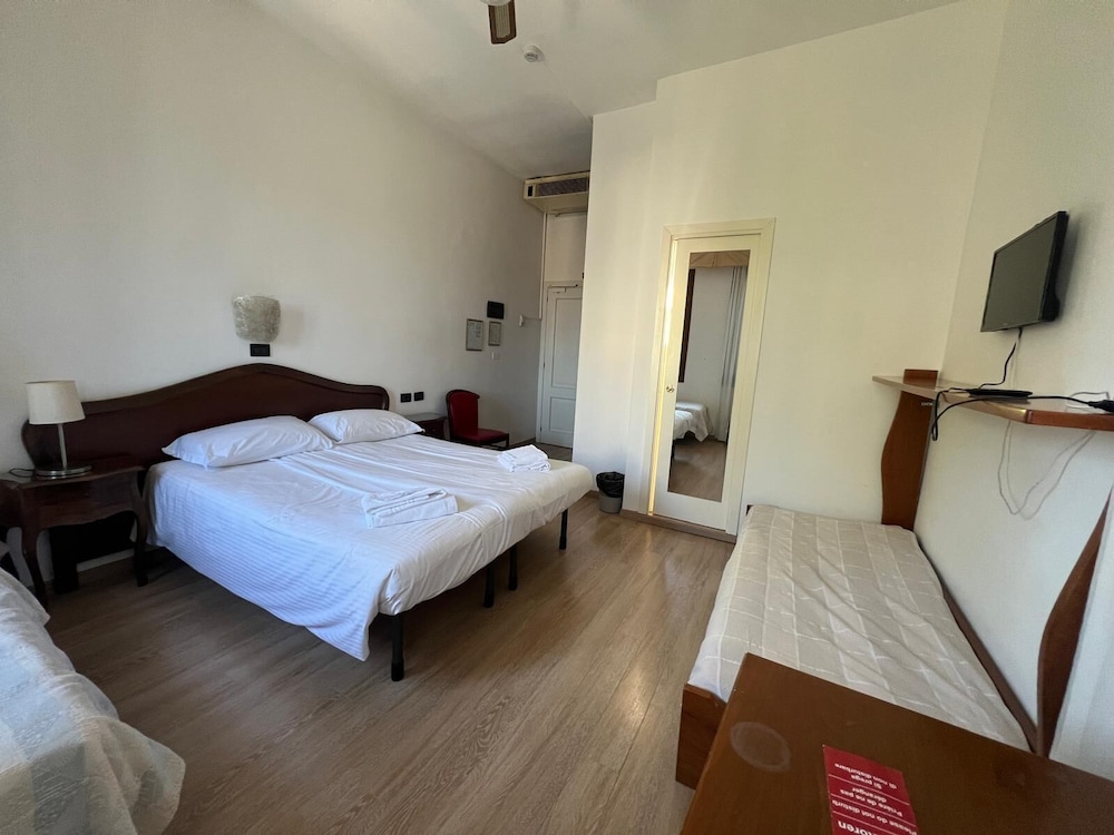 Hotel Cristallo 11/50