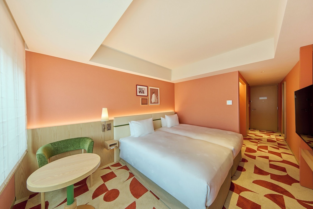 Superior, Twin Beds, Murphy Bed