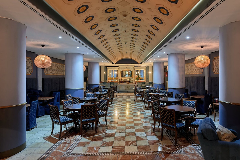 Ramblas Hotel 49/75