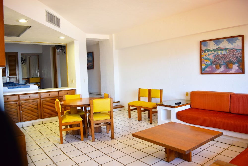 Costa De Oro Beach Hotel 15/50