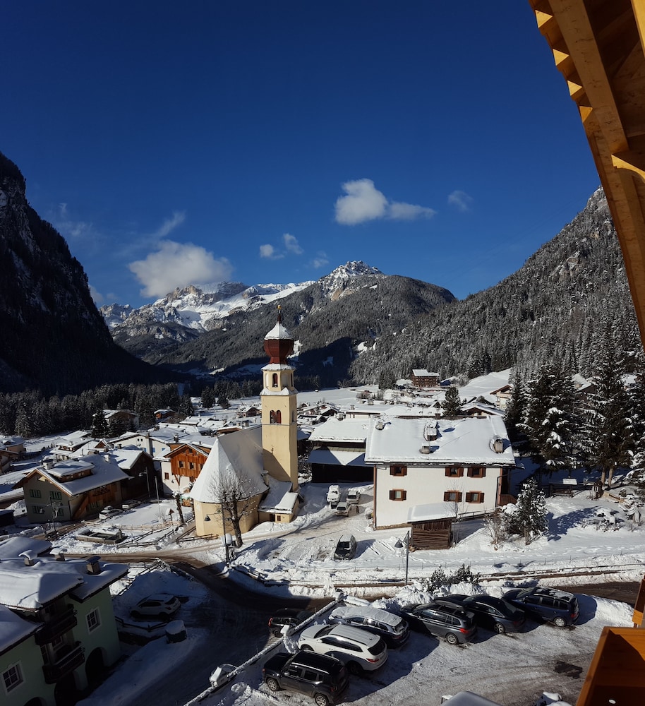 Hotel Cesa Tyrol 68/71