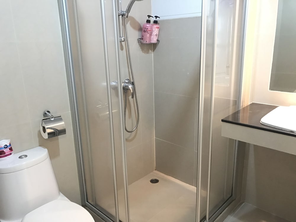 14 Place Sukhumvit Suites 65/66