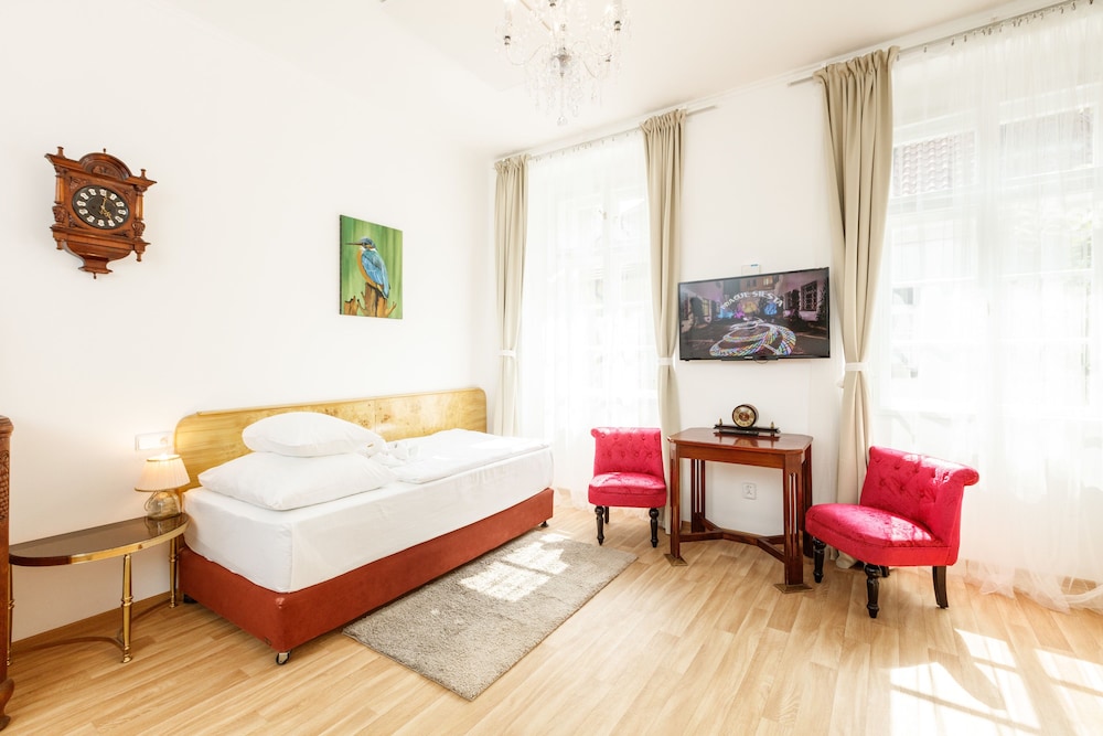 1 BEDROOM, SUPERIOR, APARTMENT, KITCHEN
