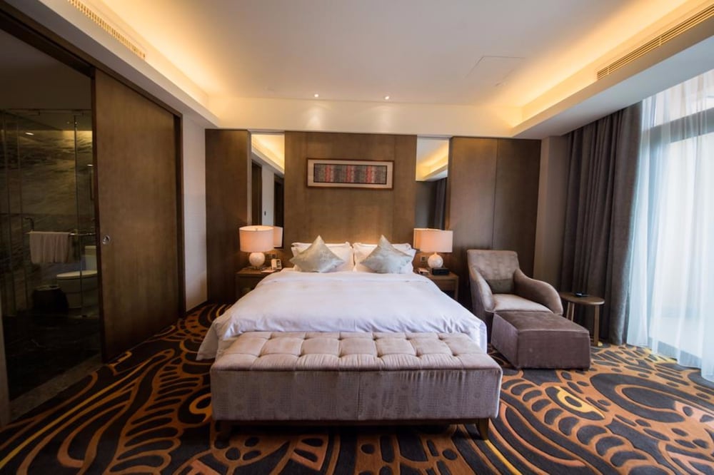 Maya Gleetour Hotel Wuhan OCT 12/50