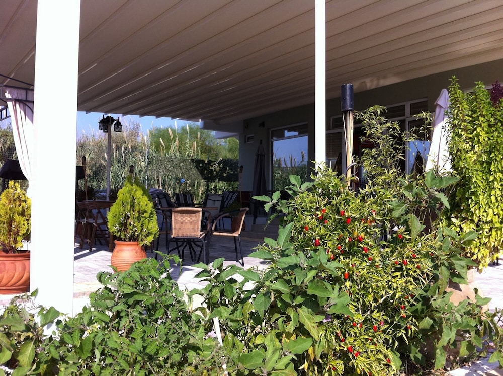 Anelia Boutique Studios And Apartments 44/50