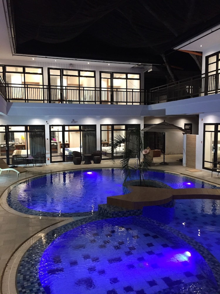 White Breeze Palawan Boutique Hotel 45/69