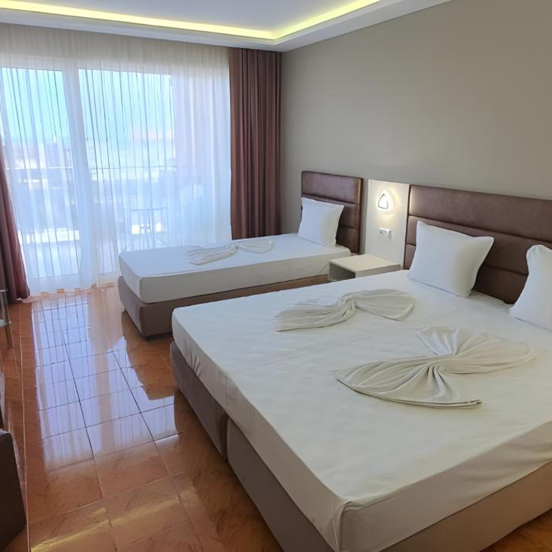 Hotel Sunny. 17/55