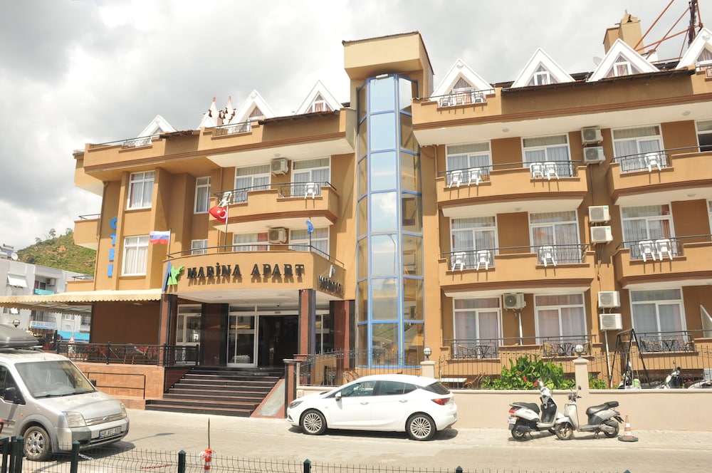 Marina Apart Hotel 7/48