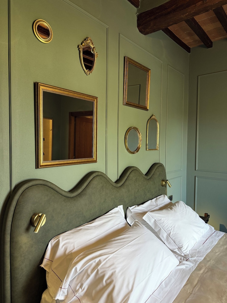 Tower, Suite