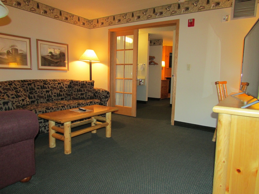 Shell Lake Lodge, a Travelodge by Wyndham 41/55