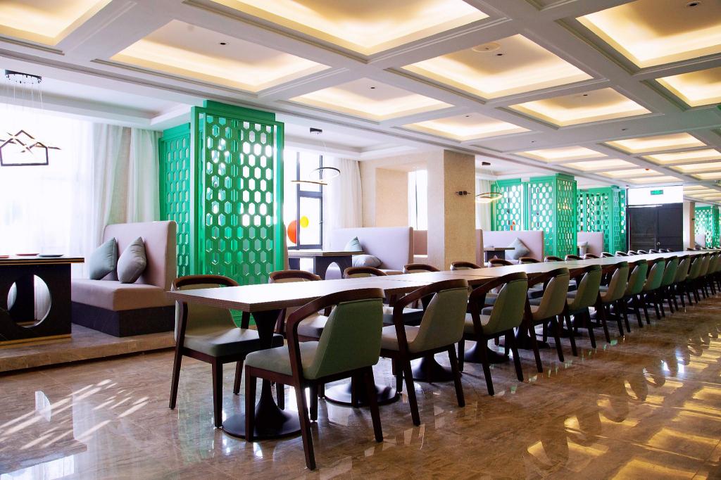 Rezen Longuu Hotel (Zhaoqing Qixingyan scenic spot store) 32/48