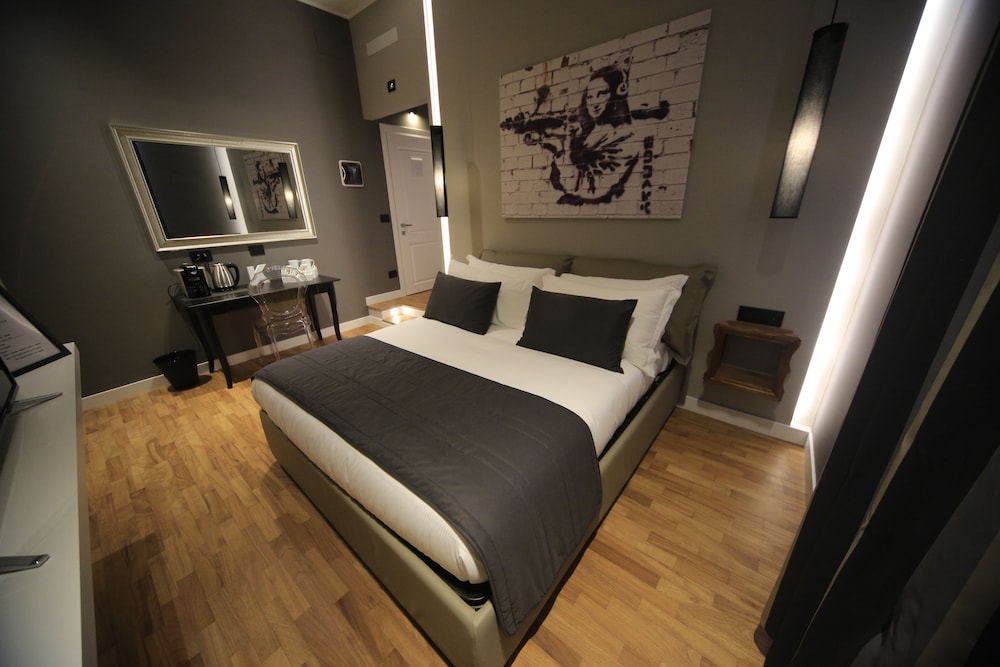 K Rooms 14/49