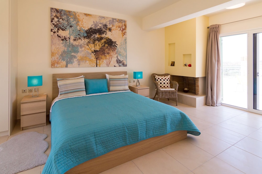 Villa Athena 25/77