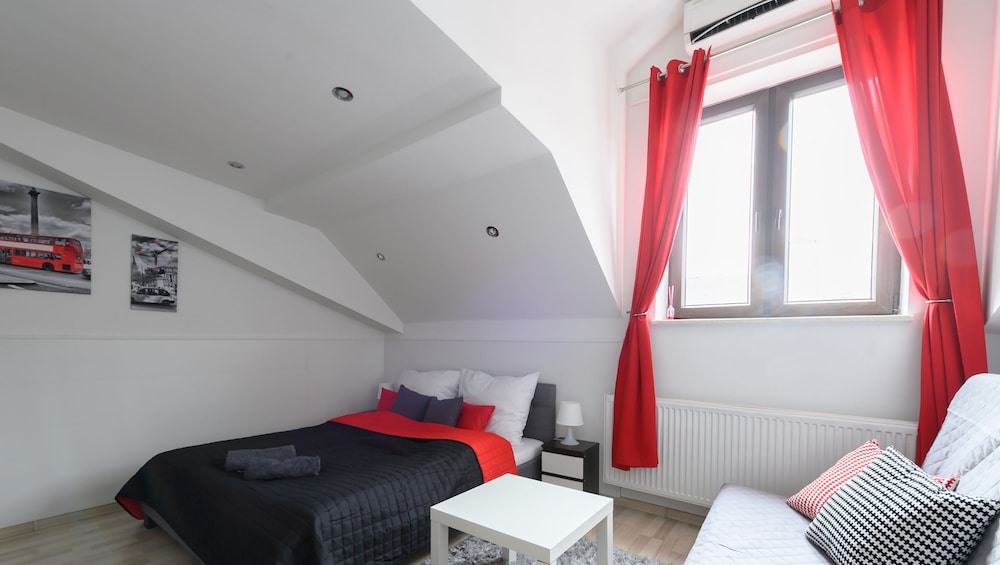 DESIGN, STUDIO, SUITE, CITY VIEW