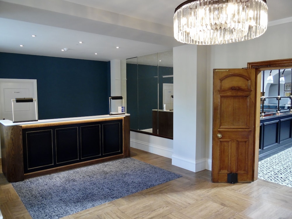 Best Western Chilworth Manor Hotel 3/53