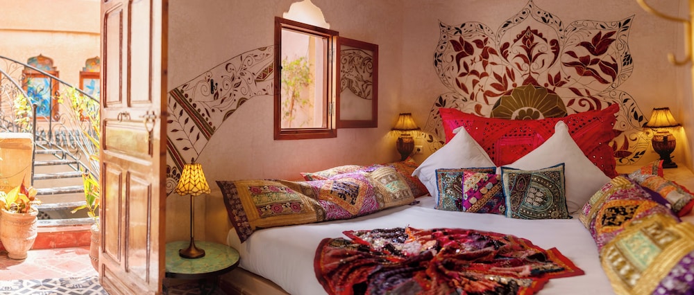 Riad Oulaya 37/50