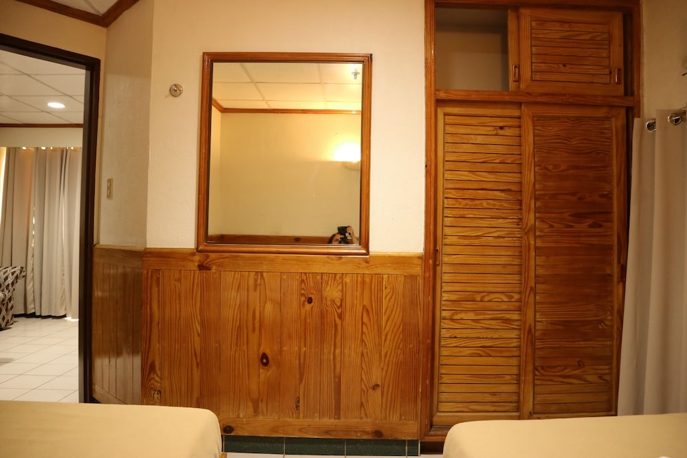 Puerto De San Juan Beach Resort Hotel 6/49