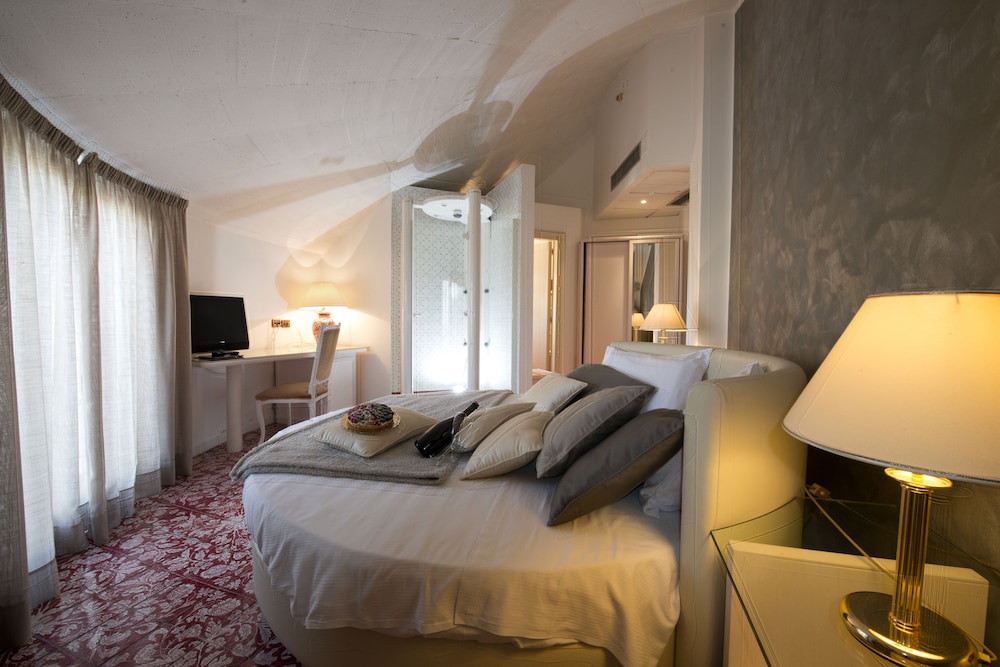 Hotel Leonessa 33/45
