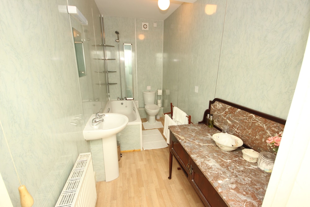 Benhall Farm Holidays 24/24