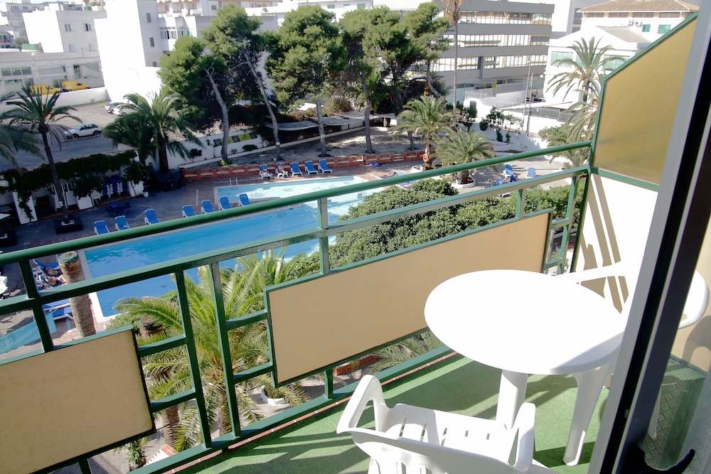 Hotel Tropical Ibiza 39/45